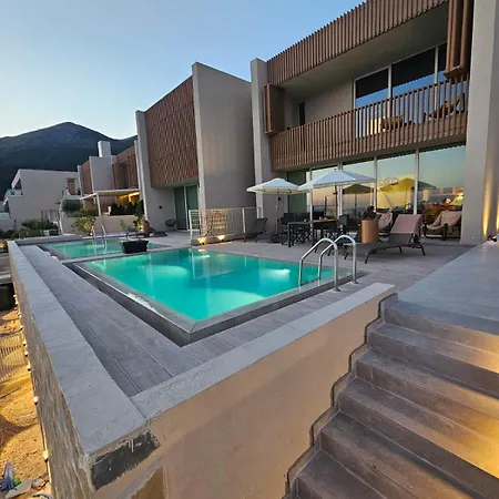Ostriche & Champagne Coast Homestay